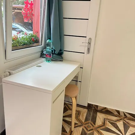 Guest house 布拉格城堡公寓 *